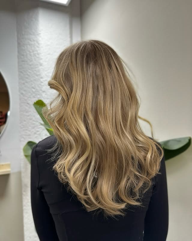 Bronde balayage med bølger